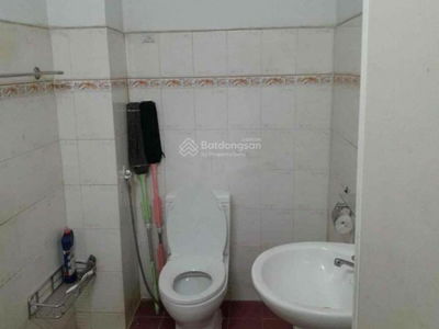 Le Duc Tho Street, Vietnam Le Duc Tho Street, Vietnam