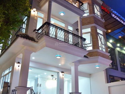 Song Hanh Street, Vietnam Song Hanh Street, Vietnam