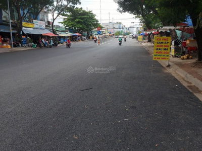 Dang Thuy Tram Street, Vietnam Dang Thuy Tram Street, Vietnam