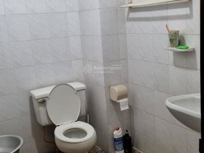 Nguyen Thai Son Street, Vietnam  Nguyen Thai Son Street, Vietnam