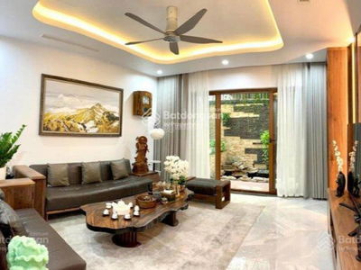 Bui Xuong Trach Street, Vietnam Bui Xuong Trach Street, Vietnam