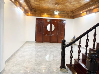 Dong Me Street, Vietnam Dong Me Street, Vietnam