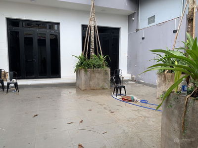 Pham Hung Street, Vietnam Pham Hung Street, Vietnam