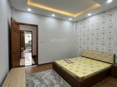 Le Duc Tho Street, Vietnam Le Duc Tho Street, Vietnam