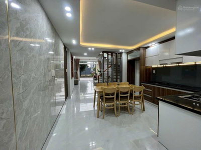 Le Duc Tho Street, Vietnam Le Duc Tho Street, Vietnam