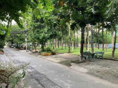 Le Duc Tho Street, Vietnam Le Duc Tho Street, Vietnam