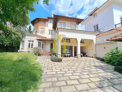 Nguyen Van Huong Street, Vietnam Nguyen Van Huong Street, Vietnam