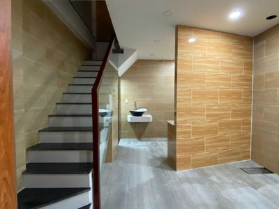 Pham Van Dong Street, Vietnam  Pham Van Dong Street, Vietnam