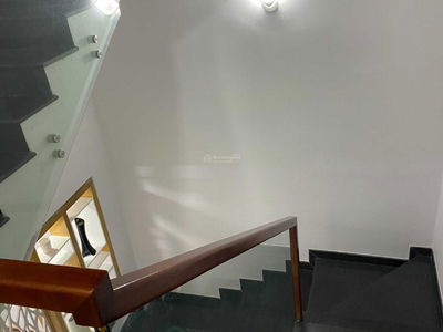 Nguyen Tat Thanh Street, Vietnam  Nguyen Tat Thanh Street, Vietnam