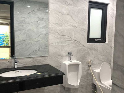 Lac Long Quan Street, Vietnam Lac Long Quan Street, Vietnam