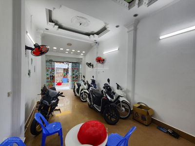 Nguyen Chi Thanh Street Nguyen Chi Thanh Street