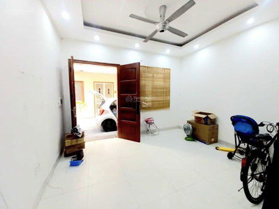 Nguyen Van Cu Street, Vietnam Nguyen Van Cu Street, Vietnam