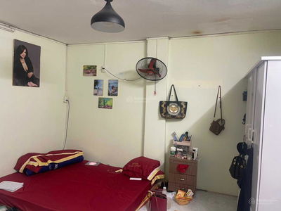 Nguyen Van Cu Street, Vietnam  Nguyen Van Cu Street, Vietnam