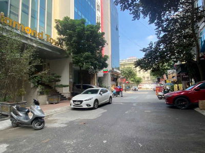 Le Duc Tho Street, Vietnam Le Duc Tho Street, Vietnam