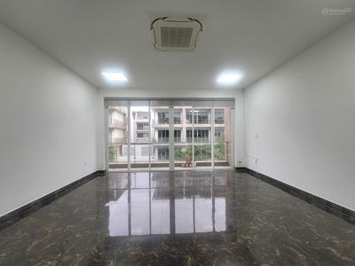 Dai Quang Minh Sala, Vietnam Dai Quang Minh Sala, Vietnam