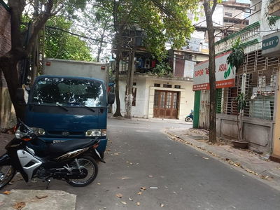 Khuat Duy Tien Street, Vietnam Khuat Duy Tien Street, Vietnam