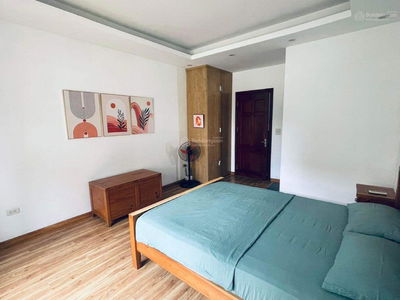 Lac Long Quan Street, Vietnam Lac Long Quan Street, Vietnam