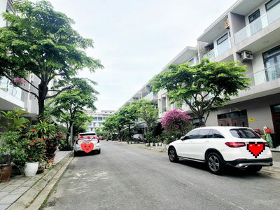 Nguyen Tat Thanh Street, Vietnam Nguyen Tat Thanh Street, Vietnam