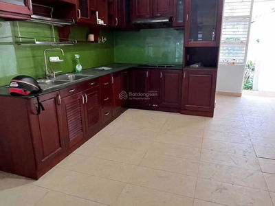 Lam Van Ben Street, Vietnam Lam Van Ben Street, Vietnam