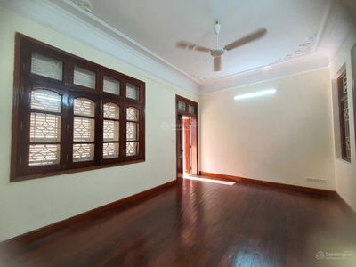 Dang Tien Dong Street, Vietnam Dang Tien Dong Street, Vietnam