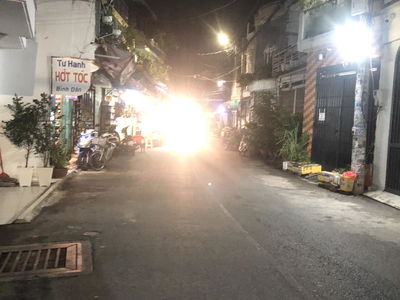 Ha Huy Giap Street, Vietnam Ha Huy Giap Street, Vietnam