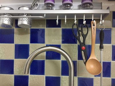 Lac Long Quan Street, Vietnam  Lac Long Quan Street, Vietnam