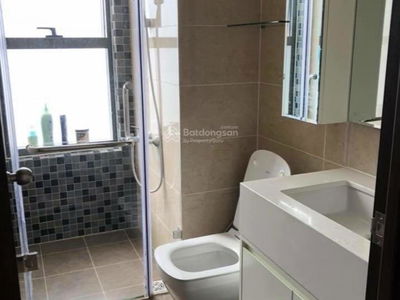 Phan Huy Ich Street, Vietnam Phan Huy Ich Street, Vietnam