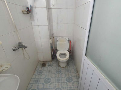 Khuong Dinh Street, Vietnam  Khuong Dinh Street, Vietnam