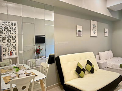 River Gate, Vietnam River Gate, Vietnam