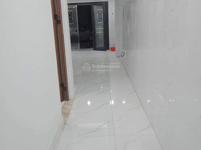 Mai Dich Street, Vietnam Mai Dich Street, Vietnam