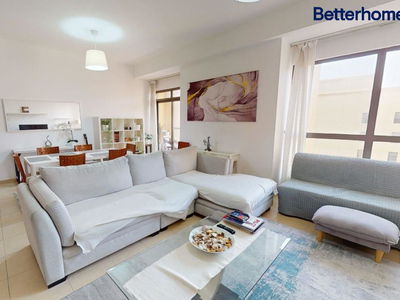 Amwaj 4, United Arab Emirates  Amwaj 4, United Arab Emirates