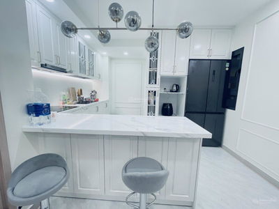 Topaz Twins, Vietnam  Topaz Twins, Vietnam