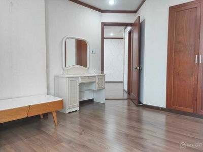 Hoang Anh Thanh Binh, Vietnam Hoang Anh Thanh Binh, Vietnam