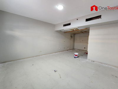 Phase 2, United Arab Emirates  Phase 2, United Arab Emirates