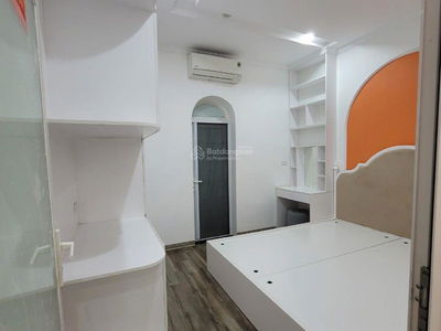 Le Thanh Tong Street, Vietnam Le Thanh Tong Street, Vietnam