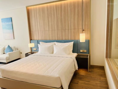 A La Carte Ha Long Bay, Vietnam  A La Carte Ha Long Bay, Vietnam