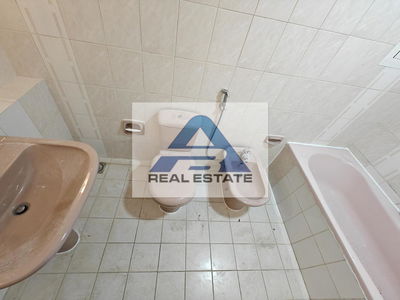 Corniche Road, United Arab Emirates Corniche Road, United Arab Emirates