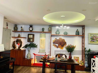 Golden Palace, Vietnam Golden Palace, Vietnam