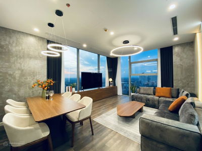 The Nine, Vietnam The Nine, Vietnam