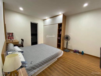 Xuan La Street, Vietnam Xuan La Street, Vietnam