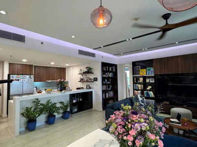 Gateway, Vietnam Gateway, Vietnam