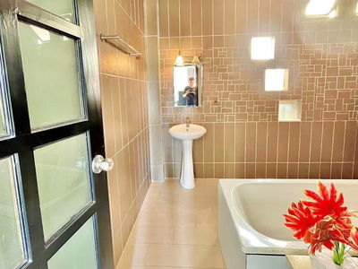 Gehäuse In Can Giuoc, Vietnam  Gehäuse In Can Giuoc, Vietnam