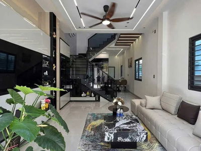 At the door, Vietnam At the door, Vietnam