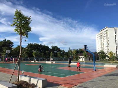 Nguyen Huu Tien Street, Vietnam Nguyen Huu Tien Street, Vietnam