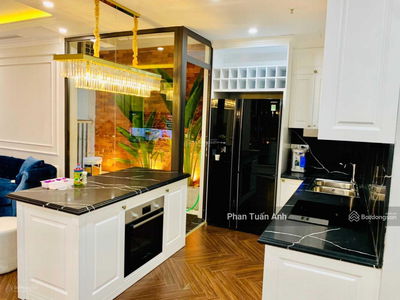 Golden Palace, Vietnam Golden Palace, Vietnam