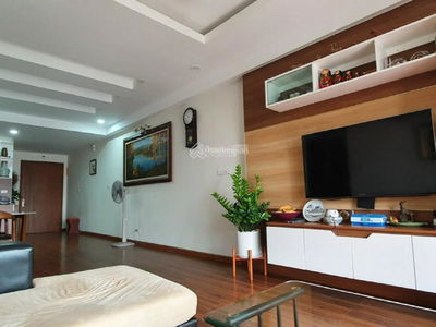 Le Van Luong Street, Vietnam Le Van Luong Street, Vietnam