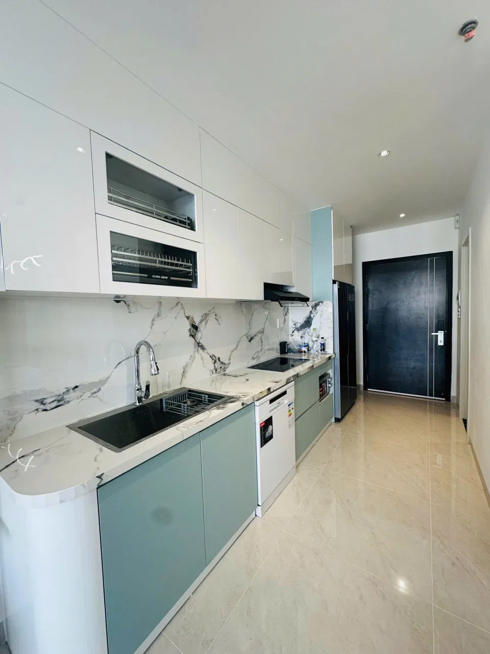 New Monarchy Building, Vietnam New Monarchy Building, Vietnam