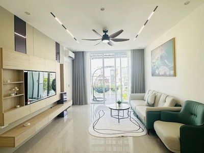 New Monarchy Building, Vietnam  New Monarchy Building, Vietnam