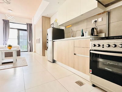 The White Pearl The White Pearl