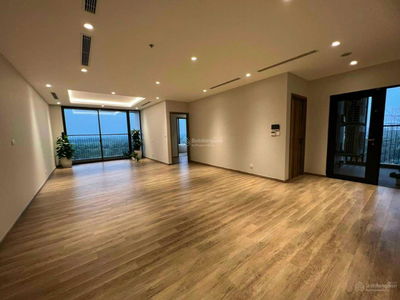 Swan Lake Onsen, Vietnam Swan Lake Onsen, Vietnam